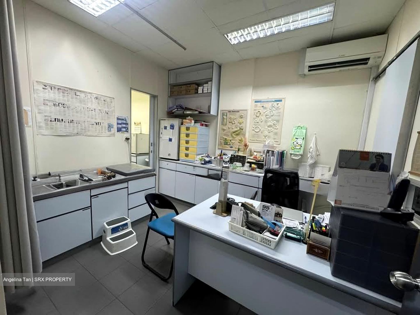Hougang Avenue 1 (D19), Shop House #563688171